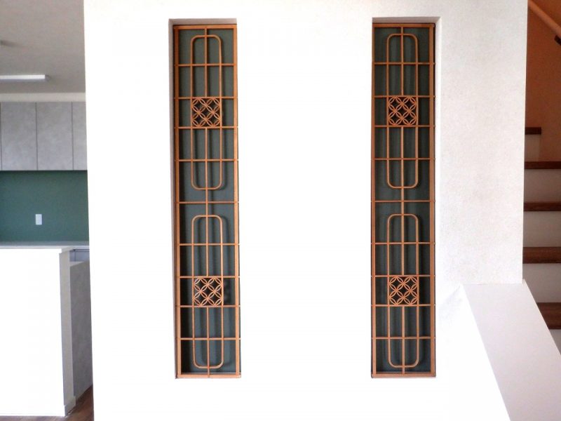 以前の家の建具の組子だってお客様のお出迎えに大活躍です。